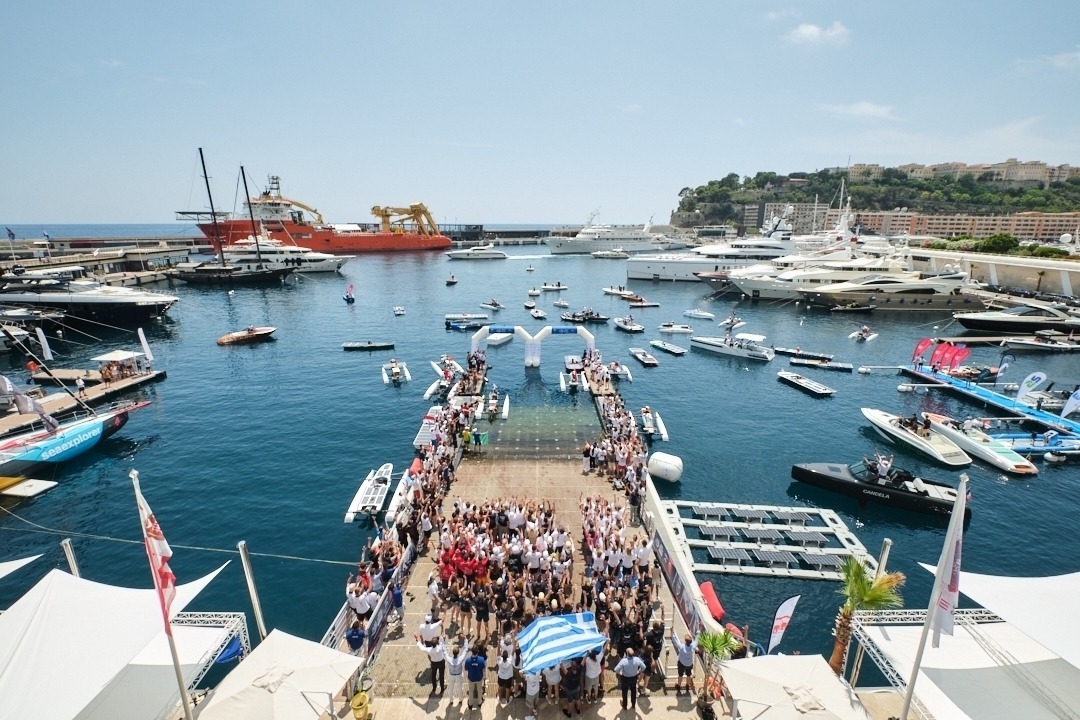 Group picture during monaco energy boat challenge